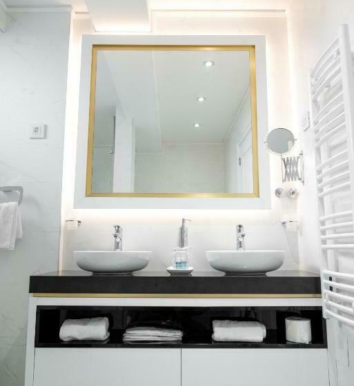 سوئیت با بالکن, Queen Palace