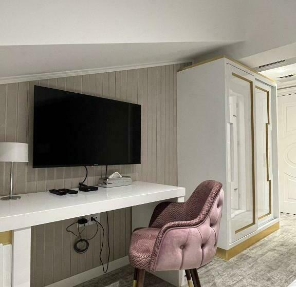 اتاق لوکس, Queen Palace