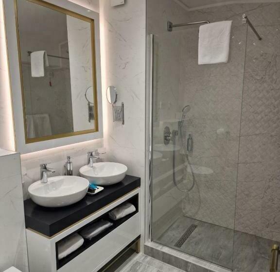 اتاق استاندارد, Queen Palace