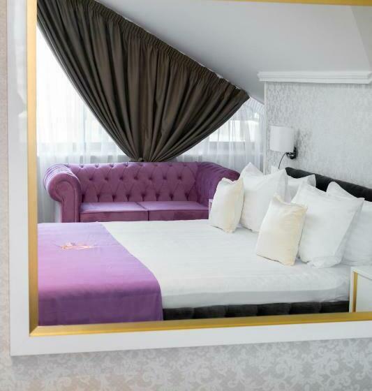 اتاق استاندارد با وان آب گرم, Queen Palace