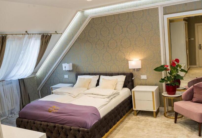 اتاق سوپریور, Queen Palace