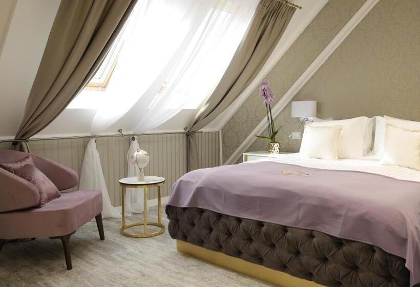 اتاق لوکس, Queen Palace