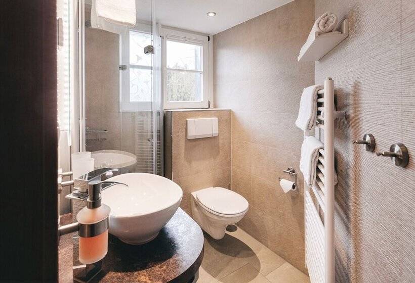 ベーシックルーム, Laasenhof