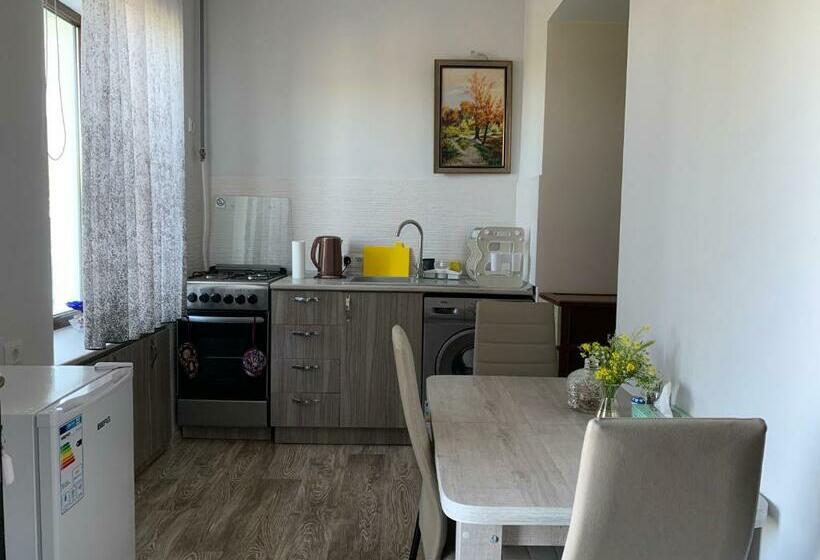 1 Bedroom Apartment with Views, Toon 16