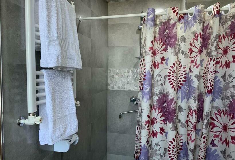 1 Bedroom Apartment with Views, Toon 16