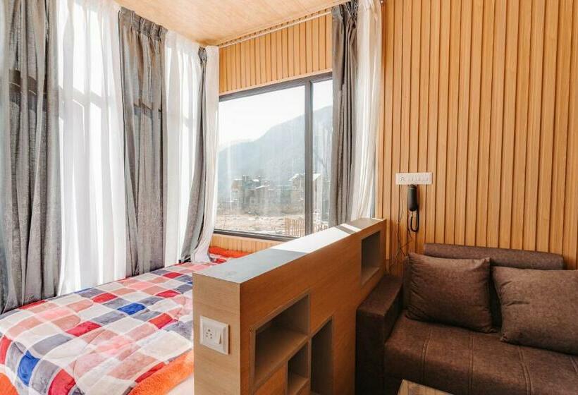 سوییت با چشمانداز کوه, Worthmiles Resort