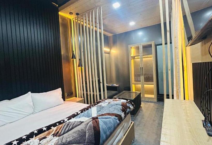 سوئیت با بالکن, Worthmiles Resort