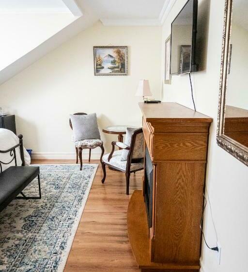 스위트 킹사이즈 침대, Belle View Manor Inn