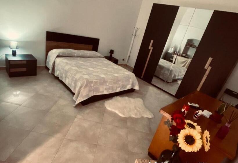 חדר סטנדרט עם מיטת קינג, Stupor Mundi