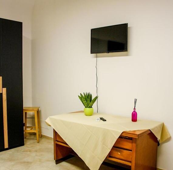 חדר סטנדרט עם מיטת קינג, Stupor Mundi