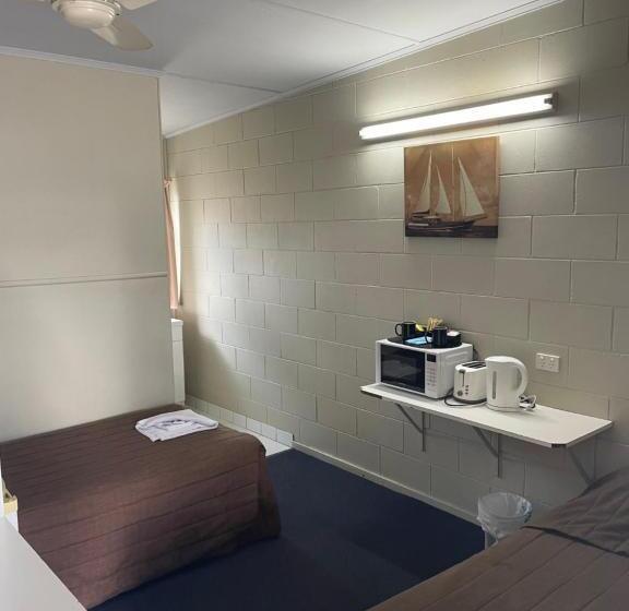 Номер Стандарт, Clermont Hotel Motel