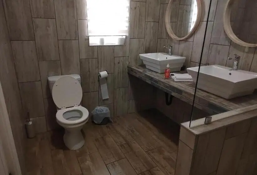 Perhehuone, Crayfish Creek Guest House