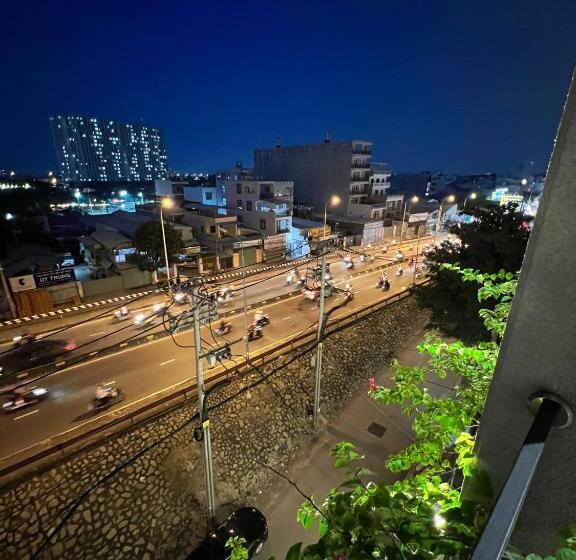 سوئیت جونیور با چشم‌انداز, River View