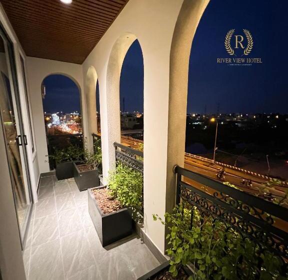 سوئیت جونیور با چشم‌انداز, River View