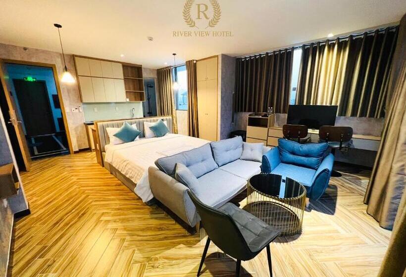 سوئیت جونیور با چشم‌انداز, River View