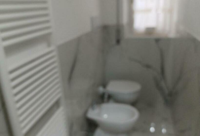 اتاق استاندارد سه تخته با سرویس بهداشتی مشترک, Home Sweet Home 3 Affittacamere Lucca