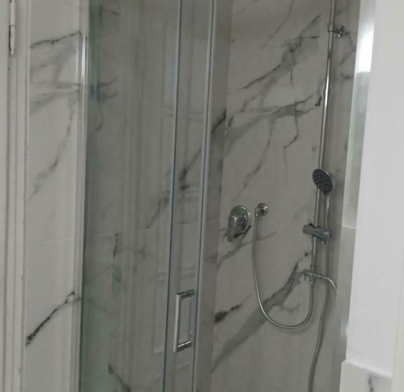 اتاق استاندارد با سرویس بهداشتی مشترک, Home Sweet Home 3 Affittacamere Lucca