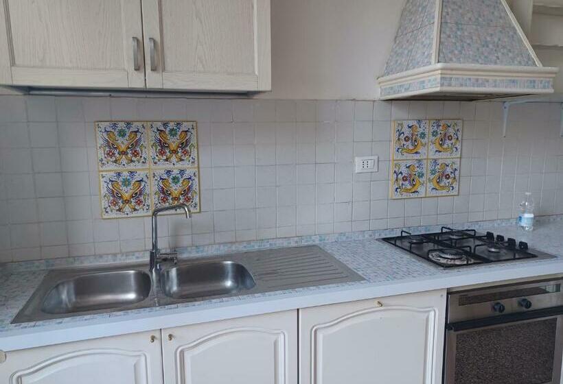 اتاق استاندارد با سرویس بهداشتی مشترک, Home Sweet Home 3 Affittacamere Lucca