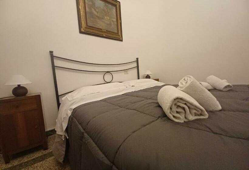 اتاق استاندارد سه نفره, Home Sweet Home 3   Affittacamere Lucca