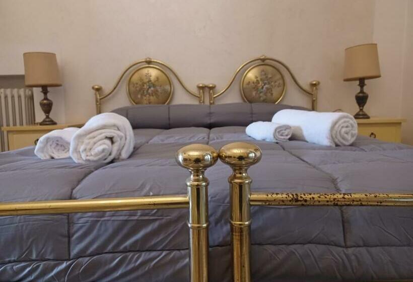 اتاق استاندارد با سرویس بهداشتی مشترک, Home Sweet Home 3 Affittacamere Lucca