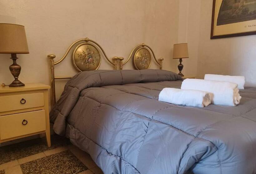 اتاق استاندارد با سرویس بهداشتی مشترک, Home Sweet Home 3   Affittacamere Lucca