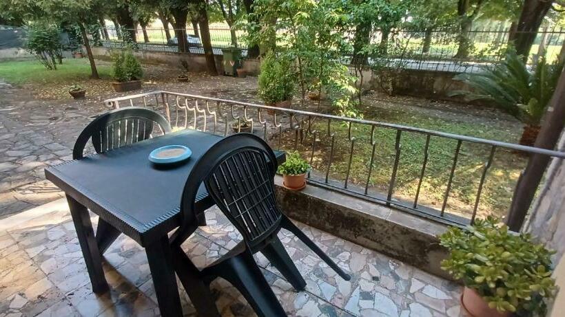 اتاق استاندارد با سرویس بهداشتی مشترک, Home Sweet Home 3 Affittacamere Lucca