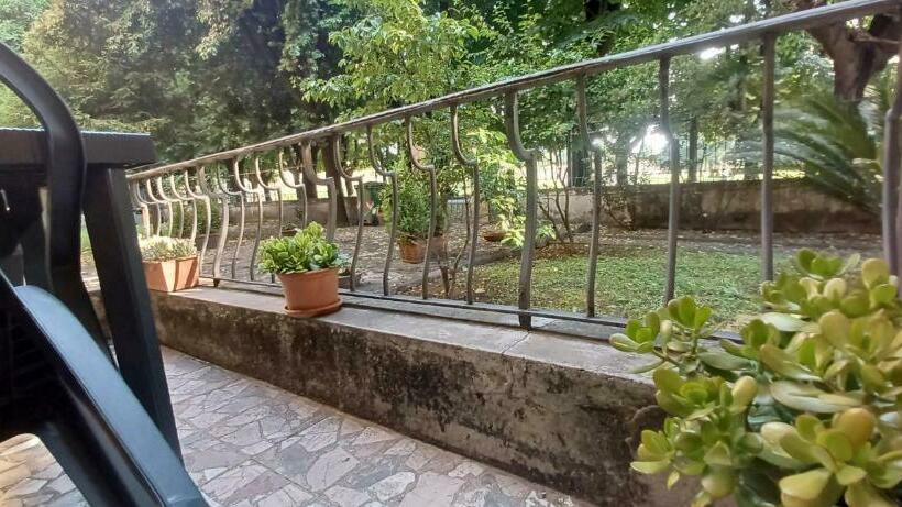 اتاق استاندارد با سرویس بهداشتی مشترک, Home Sweet Home 3   Affittacamere Lucca