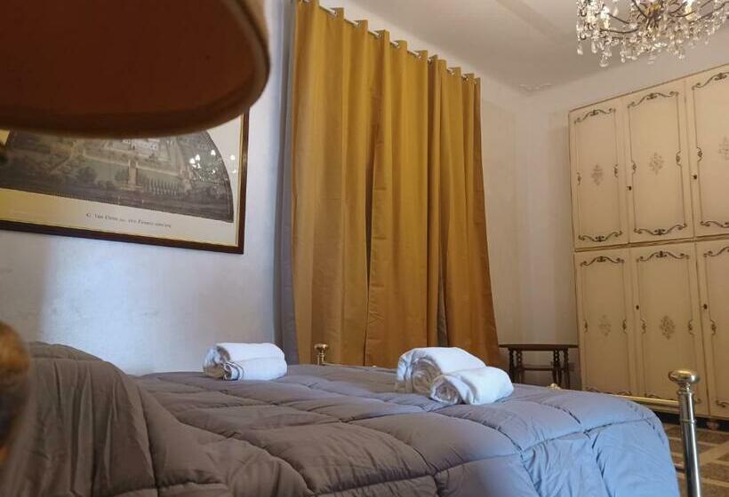 اتاق استاندارد با سرویس بهداشتی مشترک, Home Sweet Home 3 Affittacamere Lucca