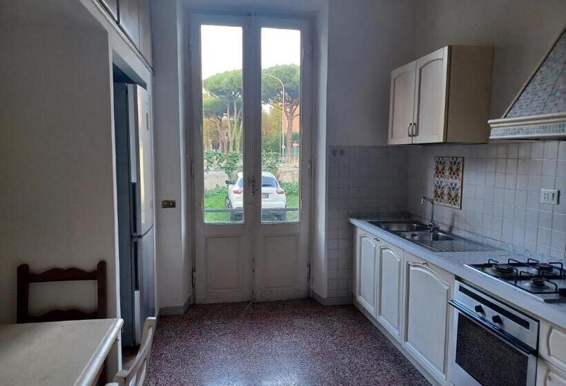 اتاق استاندارد سه تخته با سرویس بهداشتی مشترک, Home Sweet Home 3 Affittacamere Lucca