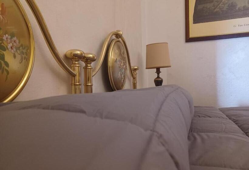 اتاق استاندارد با سرویس بهداشتی مشترک, Home Sweet Home 3 Affittacamere Lucca