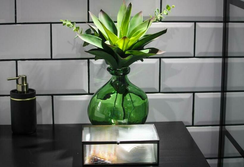 اتاق لوکس با بالکن و چشم‌انداز دریا, Neboa De Doniños