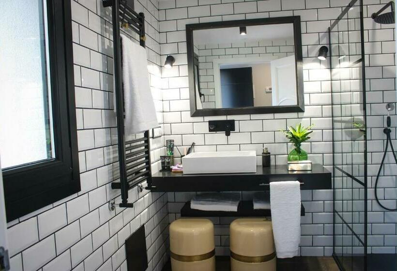 اتاق لوکس با بالکن و چشم‌انداز دریا, Neboa De Doniños