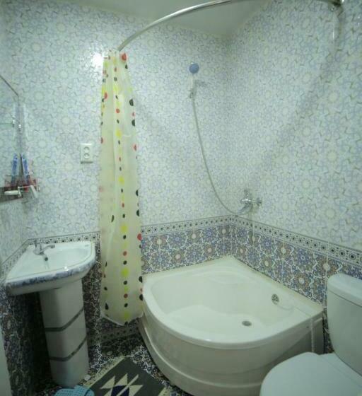 シティビューのデラックスルーム, Musobek Guest House