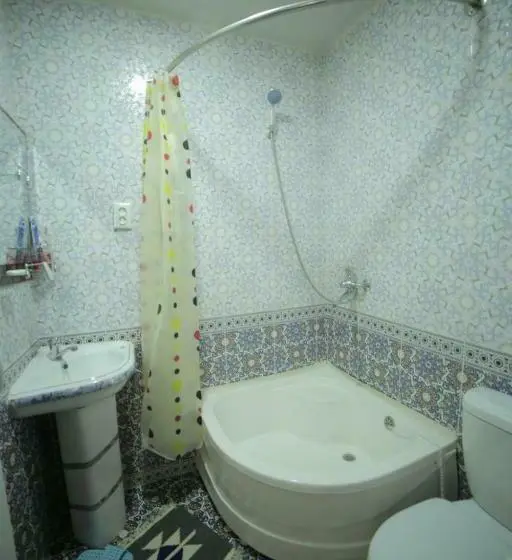 シティビューのデラックスルーム, Musobek Guest House