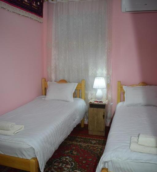 スタンダードルーム, Musobek Guest House