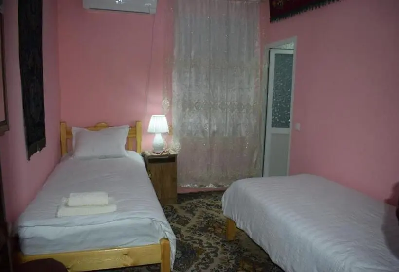 シティビューのデラックスルーム, Musobek Guest House