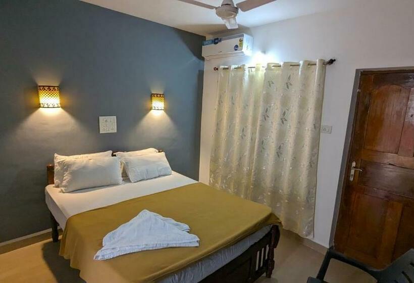 标准房带园景, Santana Guest House