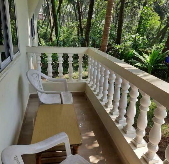 Номер Стандарт Вид на Сад, Santana Guest House