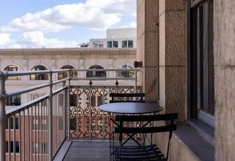Standard-studio Parveke, Stile Downtown Los Angeles By Kasa