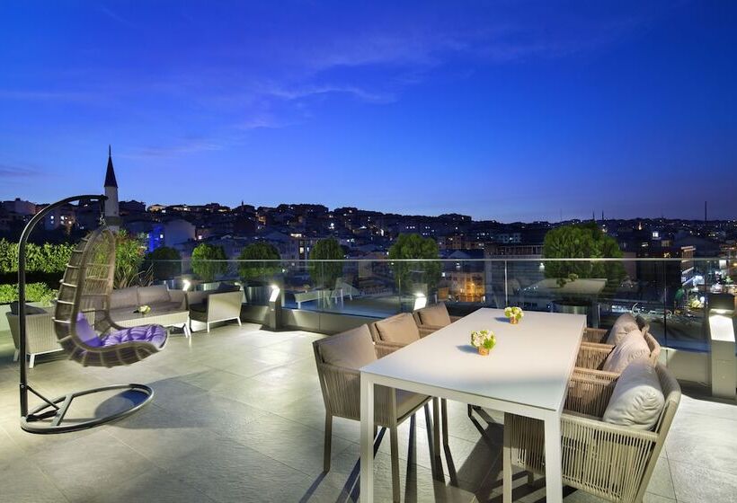 스위트 킹사이즈 침대, Doubletree By Hilton Hotel Istanbul   Piyalepasa