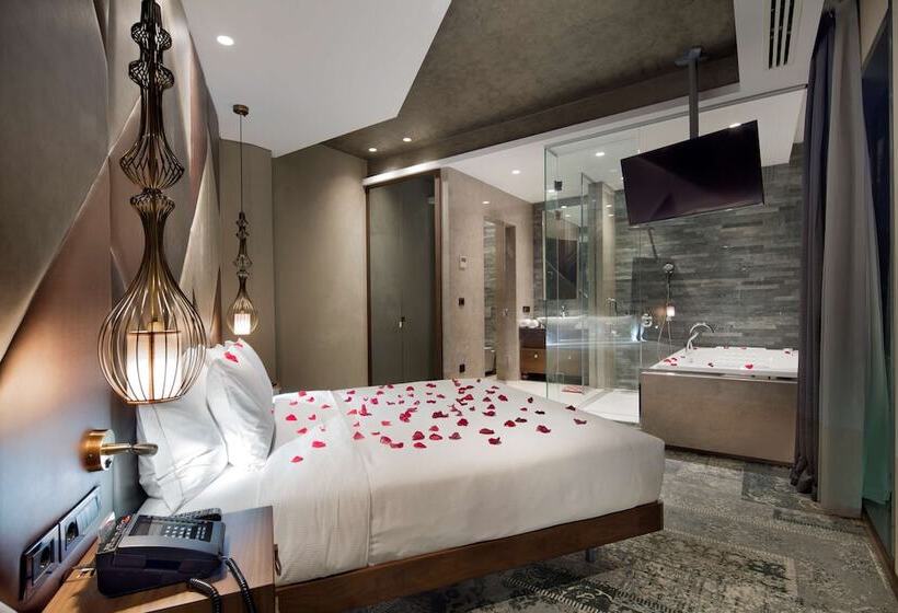 Suite Łóżko King Size, Doubletree By Hilton Hotel Istanbul   Piyalepasa