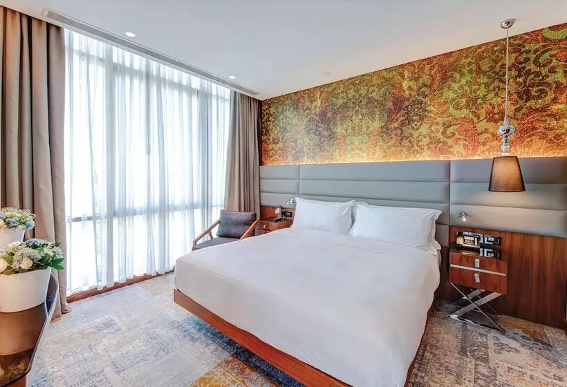 キングサイズベッドのスイートルーム, Doubletree By Hilton Hotel Istanbul   Piyalepasa