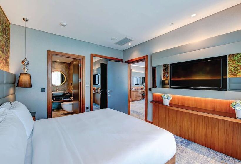 스위트 킹사이즈 침대, Doubletree By Hilton Hotel Istanbul   Piyalepasa