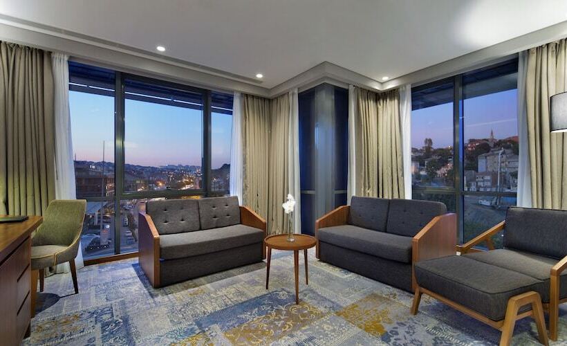 스위트 킹사이즈 침대, Doubletree By Hilton Hotel Istanbul   Piyalepasa