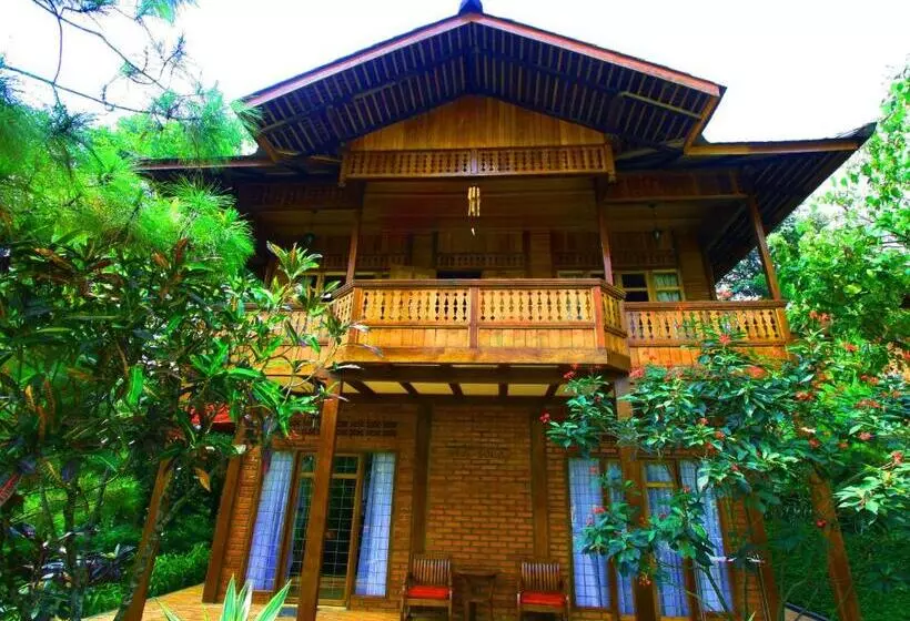 ویلا پریمیوم 3 خوابه, Jambuluwuk Convention Hall & Resort Puncak