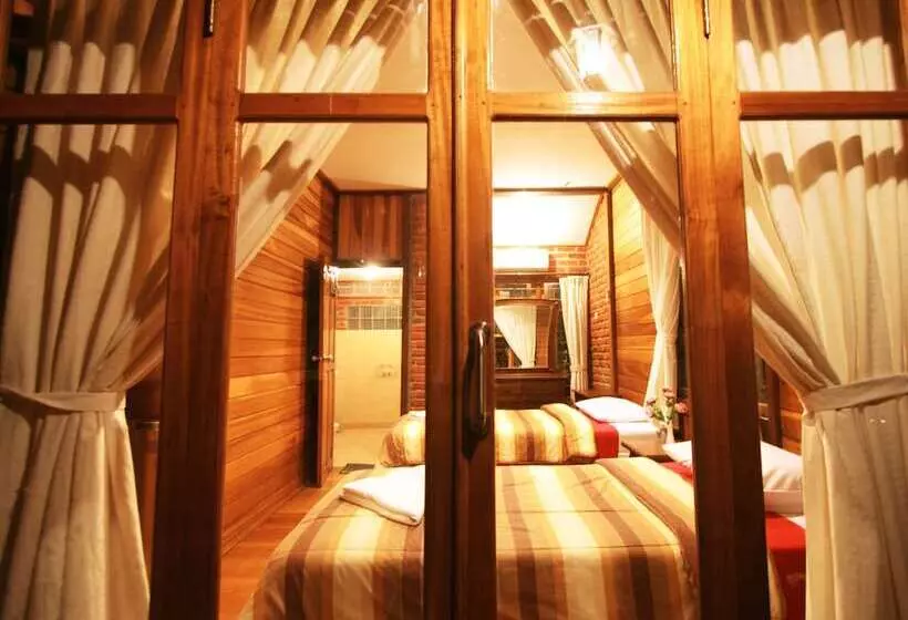 ویلا سوپریور 3 خوابه, Jambuluwuk Convention Hall & Resort Puncak