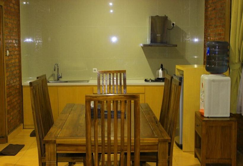 וילה פרמיום 3 חדרים, Jambuluwuk Convention Hall & Resort Puncak