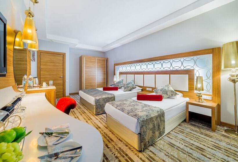 패밀리 룸, Justiniano Deluxe Resort