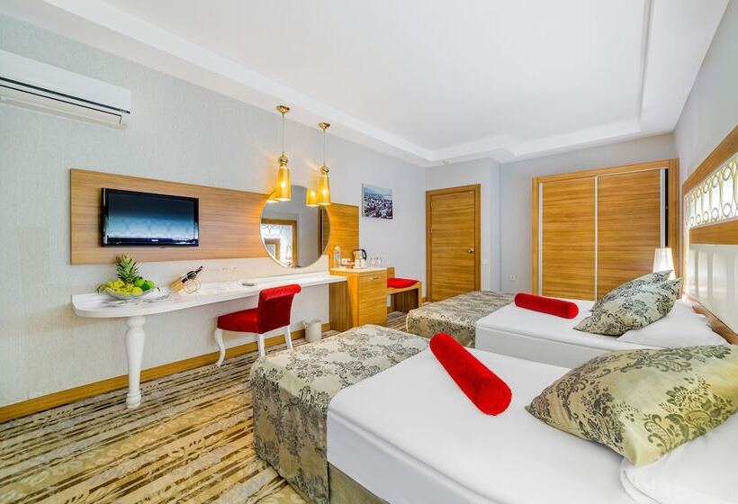 패밀리 룸, Justiniano Deluxe Resort