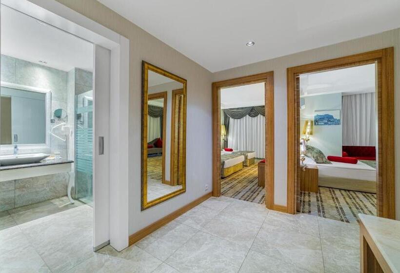 패밀리 룸, Justiniano Deluxe Resort